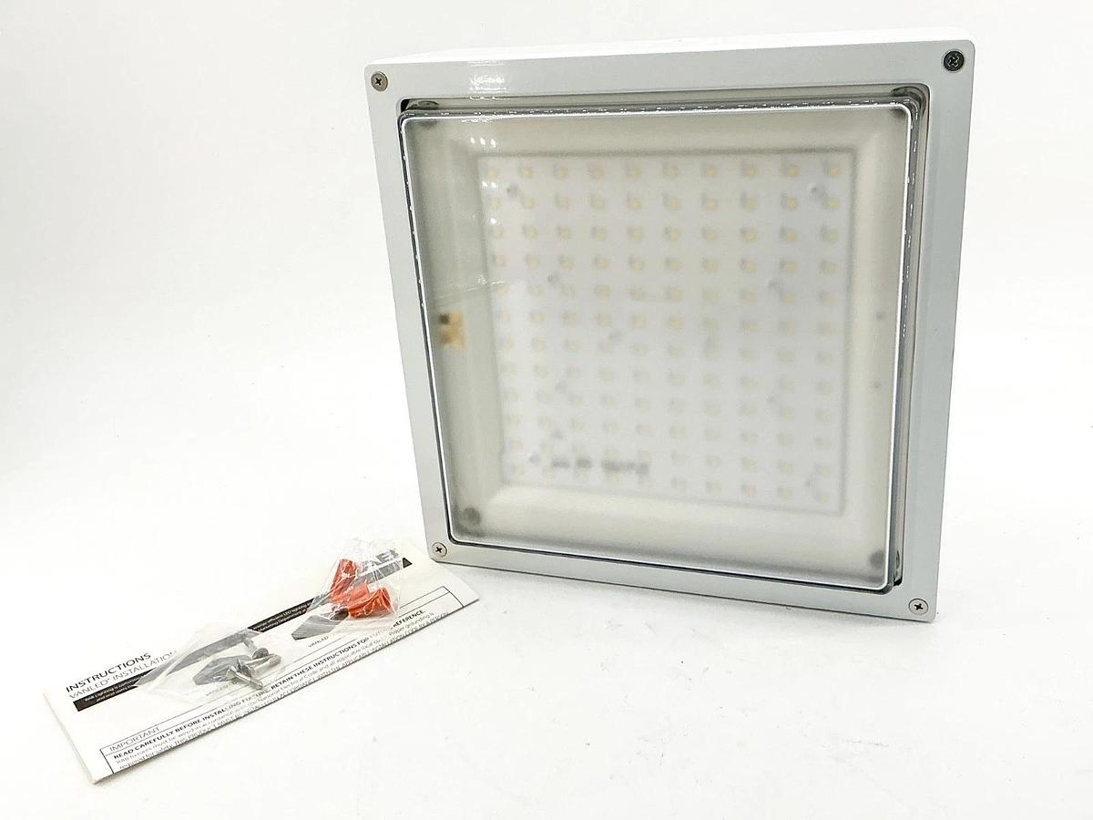 New RAB VANLED40W Fixture 120/277V 5000K Drop Clear Lens White