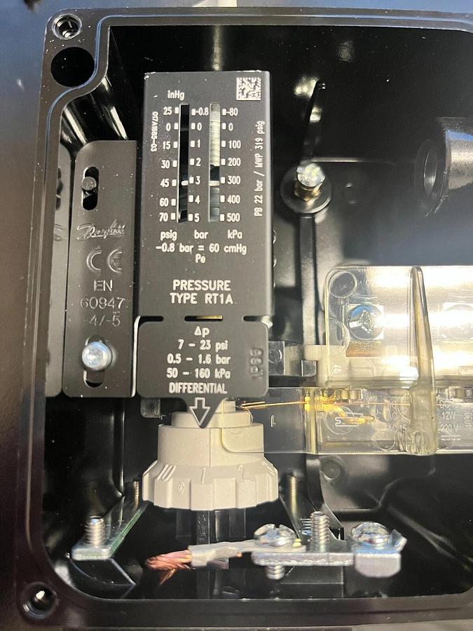 New Danfoss RT1A Pressure Switch AB320 17-5001