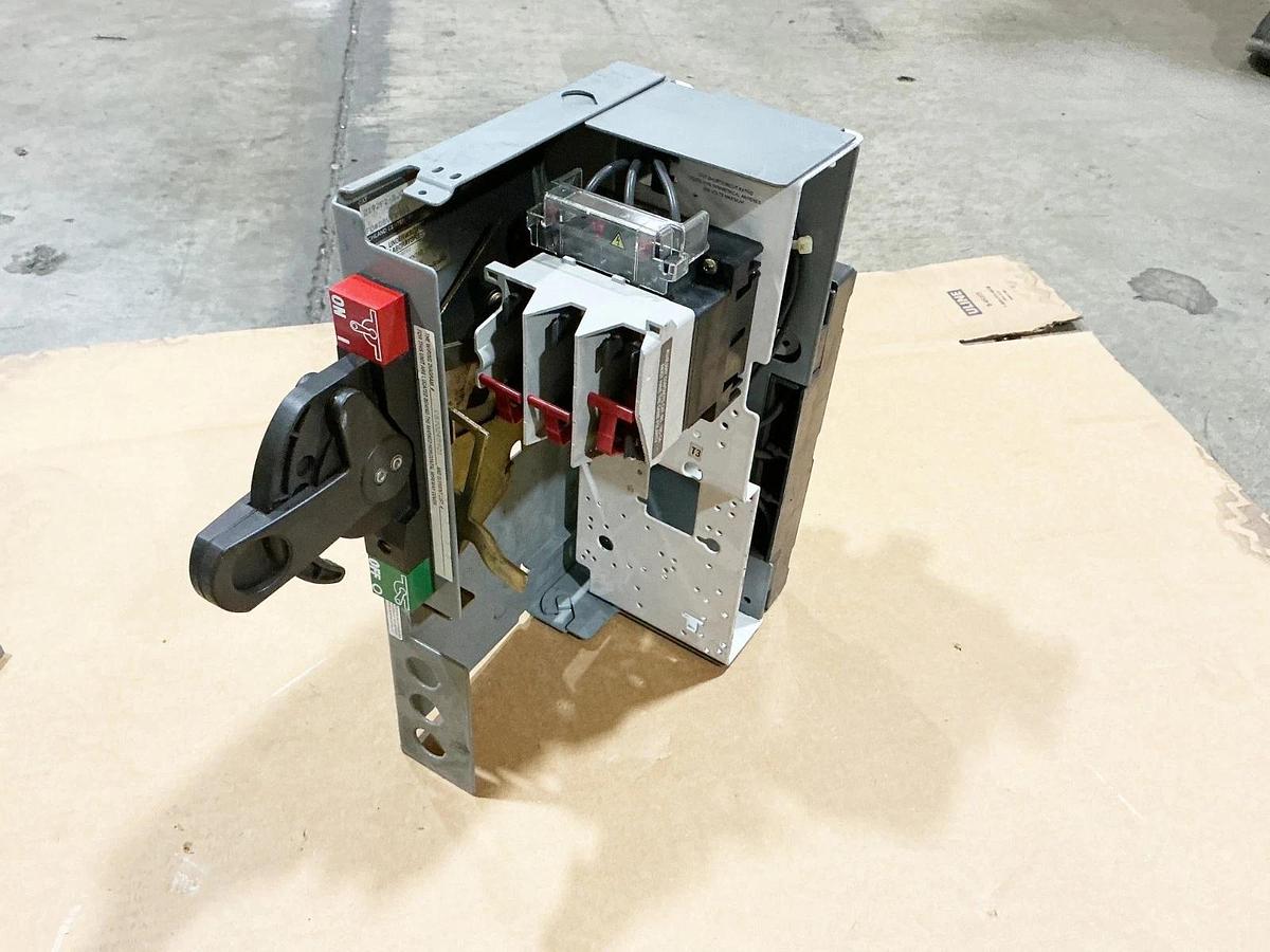 New Allen Bradley 2192FZ-BJC-24J-79U Disconnect 30A NEMA 12 600V Ser.U - No Box