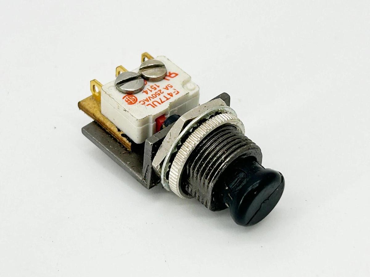 New Cybertech 32P-A60215-01 Momentary Pushbutton 5A 250V CTI Series- No Box
