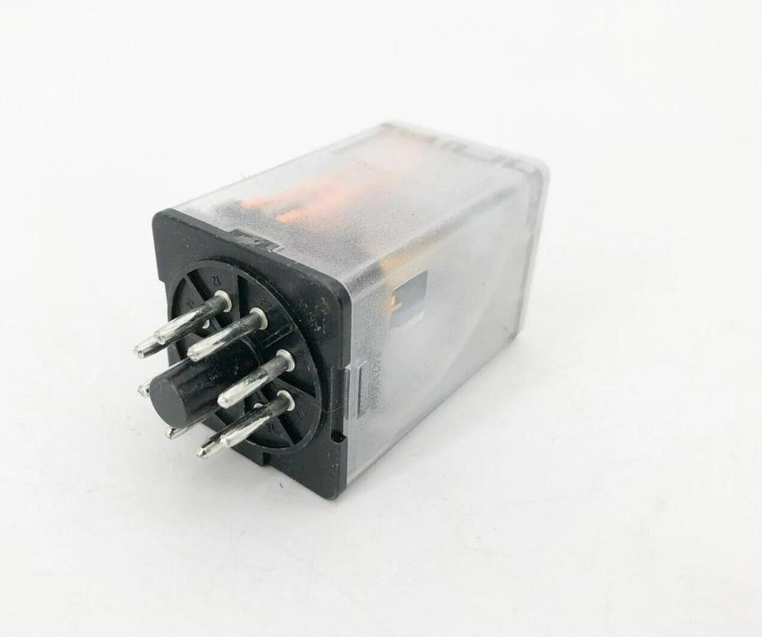 New Eaton D3RF2T1 Octal Relay 24VDC Coil 3-4154-0005A