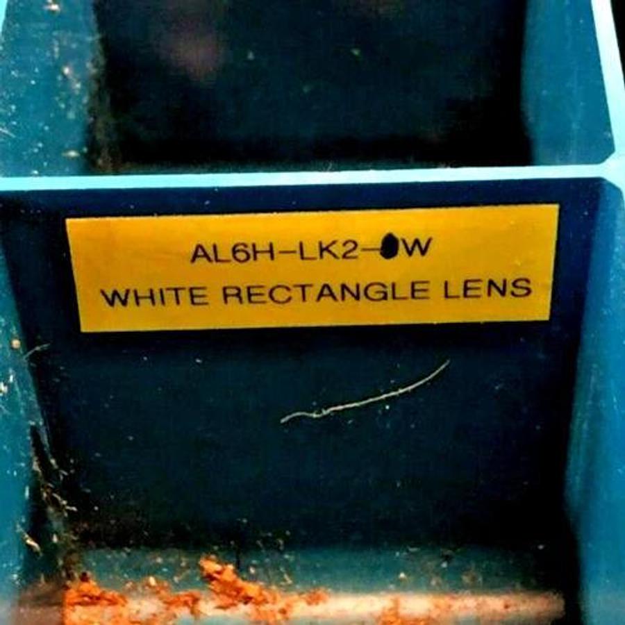 Lot of 5 New IDEC AL6H-LK2-W White Lenses Rectangular A6 16mm Unibody