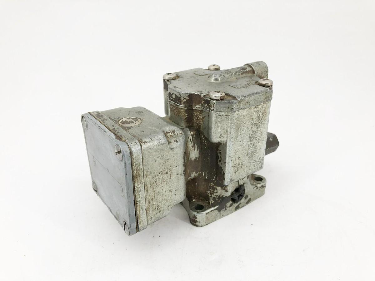 Used Parker K135504553 Remote Operated Pilot Valve 115V 60Hz