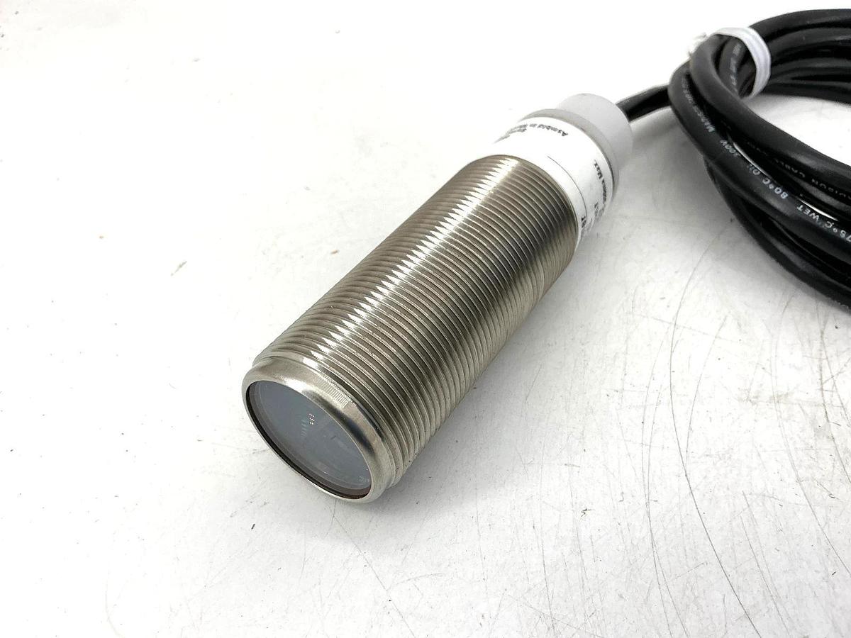 New Eaton Cutler-Hammer E58-30DPS280-EL Ser A2 Photoelectric Sensor 132VAC 50VDC