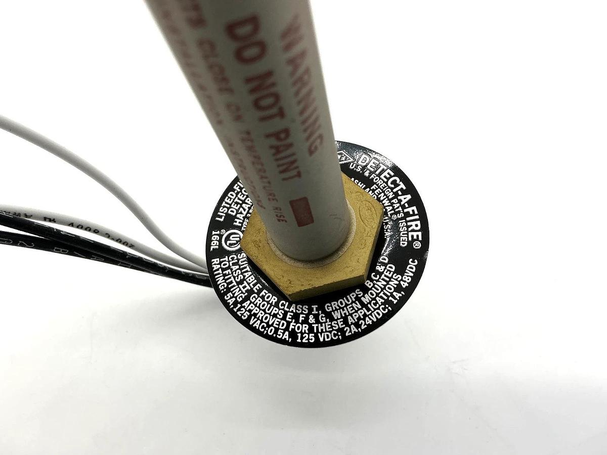 New Fenwal 12-F27121-000-07 Detect-a-Fire Temperature Sensor 360F 5A 125VAC