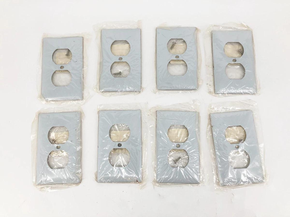 Lot of 8 New Hubbell SS8 Stainless Steel Wallplates 1-Gang Duplex - No Box