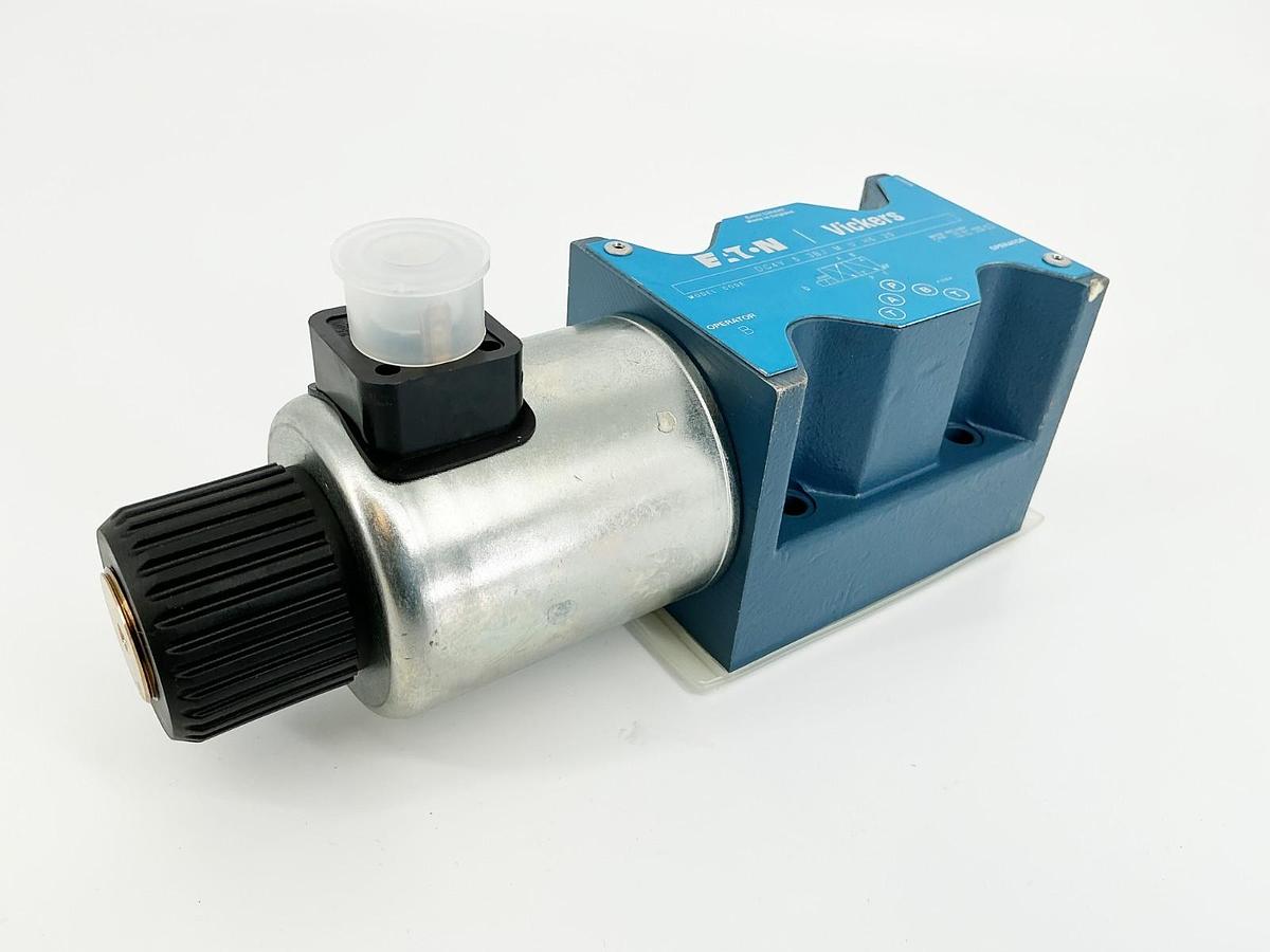 New Eaton Vickers DG4V-5-3BJ-M-U-H6-20 Hydraulic Valve 4568PSI 24V - No Box