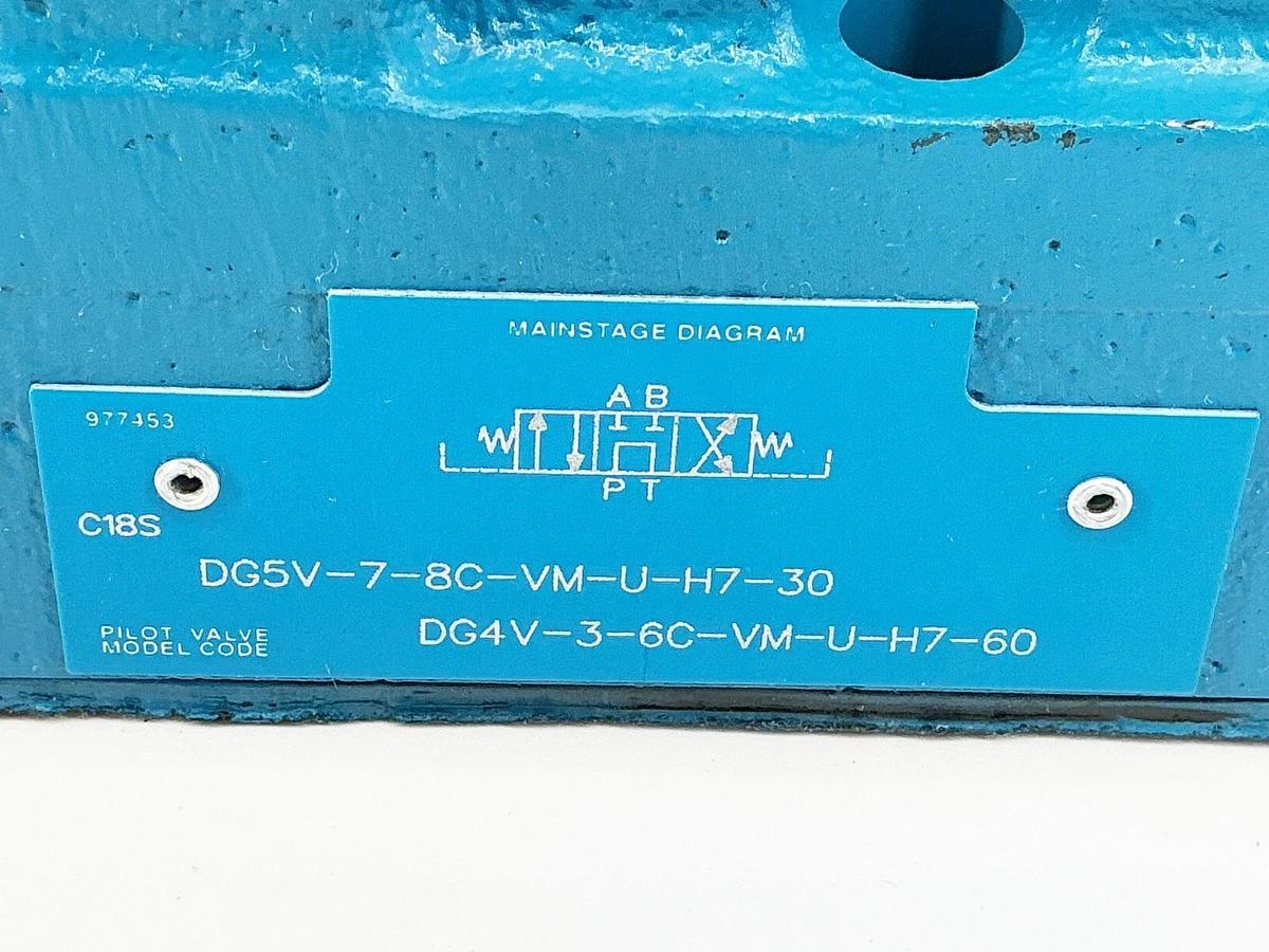 New Eaton DG5V-7-8C-VM-U-H7-30 Solenoid Valve 5000PSI 350Bar 24VDC - No Box