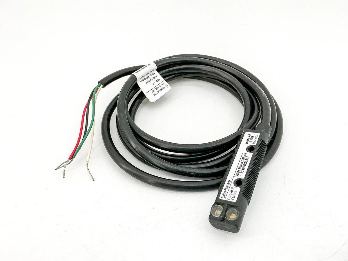 New Cutler Hammer 13107RS6517 Photoelectric Sensor 10-30VDC 1W - No Box