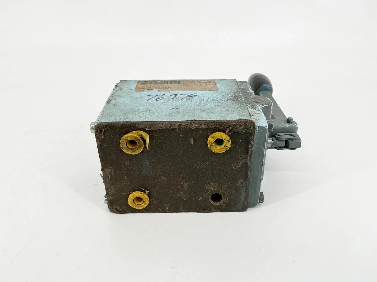 Used Denison 3D02-34-408-0304-00B1 Directional Control Valve 026-29961 0