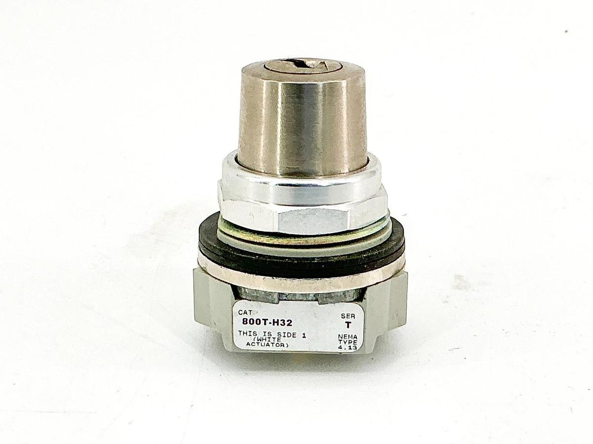 New Allen Bradley 800T-H32 Keyed Selector Switch Ser T - Missing Key