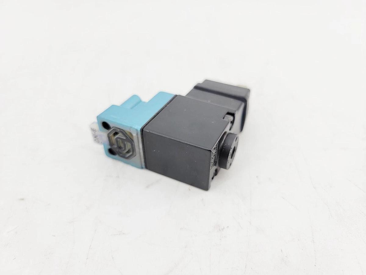 New Mac Valves 130B-501JM Solenoid Valve 24VDC 150PSI Max