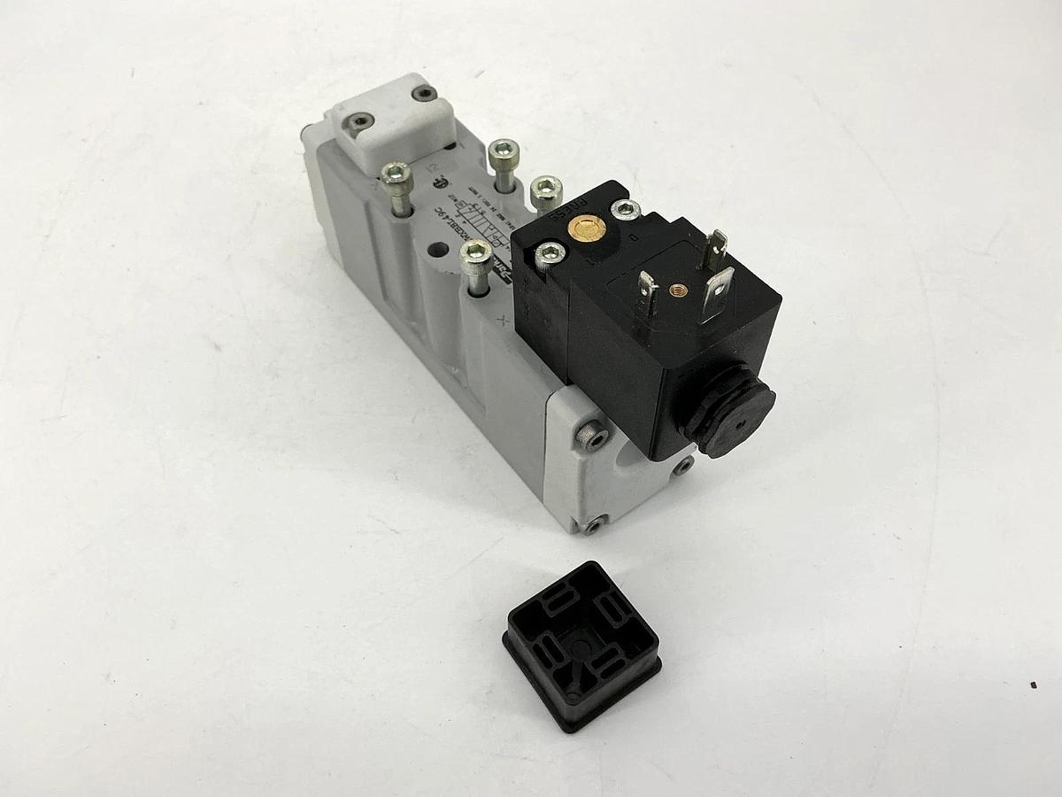 New Parker H1EWXBBL49C Solenoid Valve 145PSIG 24VDC 1W Coil 65V 50/60HZ