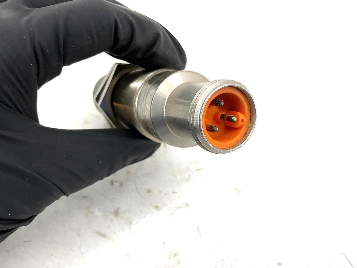 Used Eaton Cutler-Hammer E57-30LE40-AB Ser E1 Proximity Sensor 3-Pin Sn=40mm 20-250VA