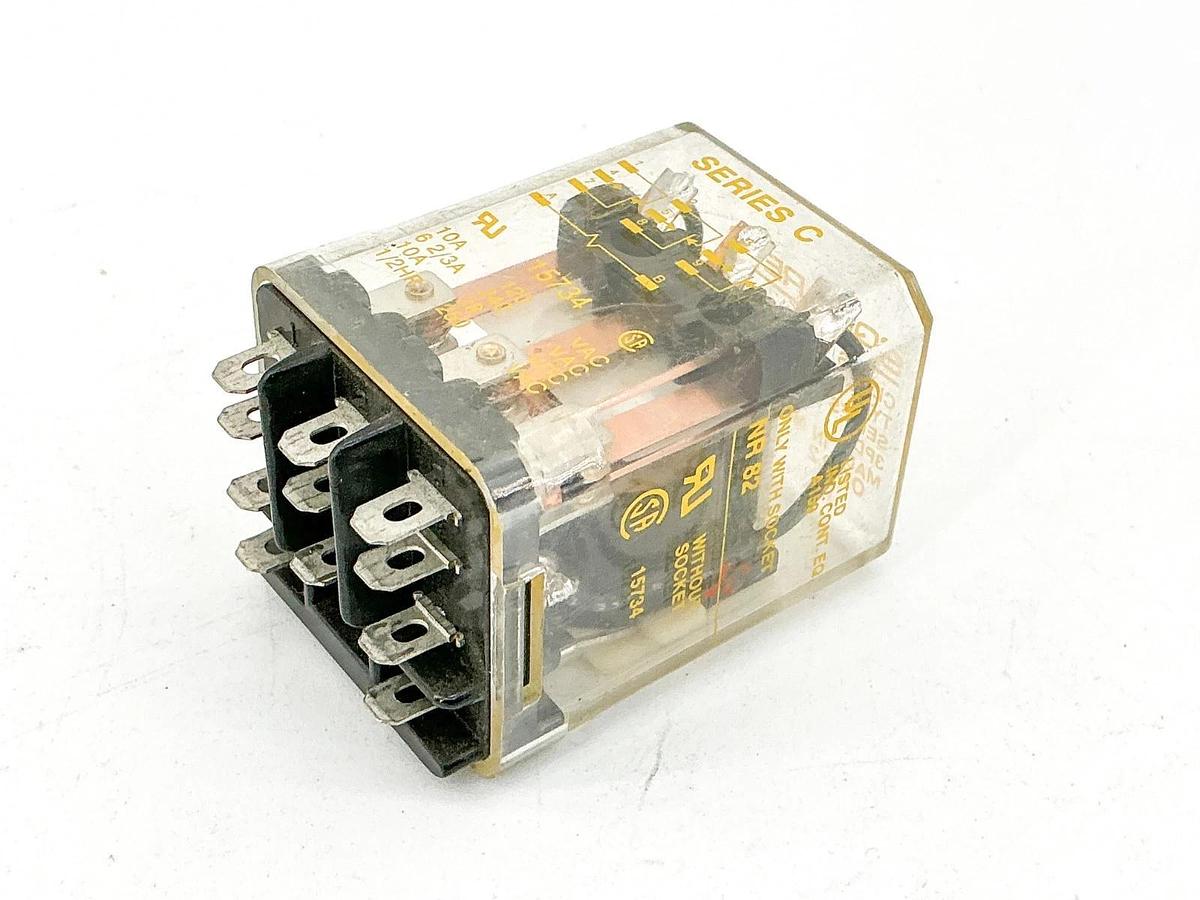 Used Lot of 2 Square D 8501KU13V20 Relay 120V 10A 1/2HP