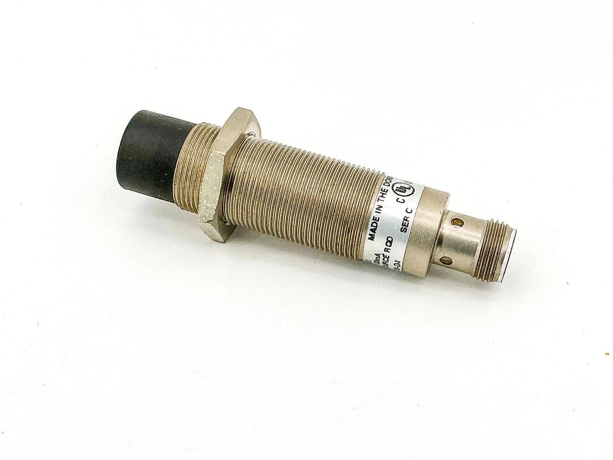 New Allen Bradley 872C-D8NP18-D4 Inductive Proximity Sensor 30V Ser.C - No Box