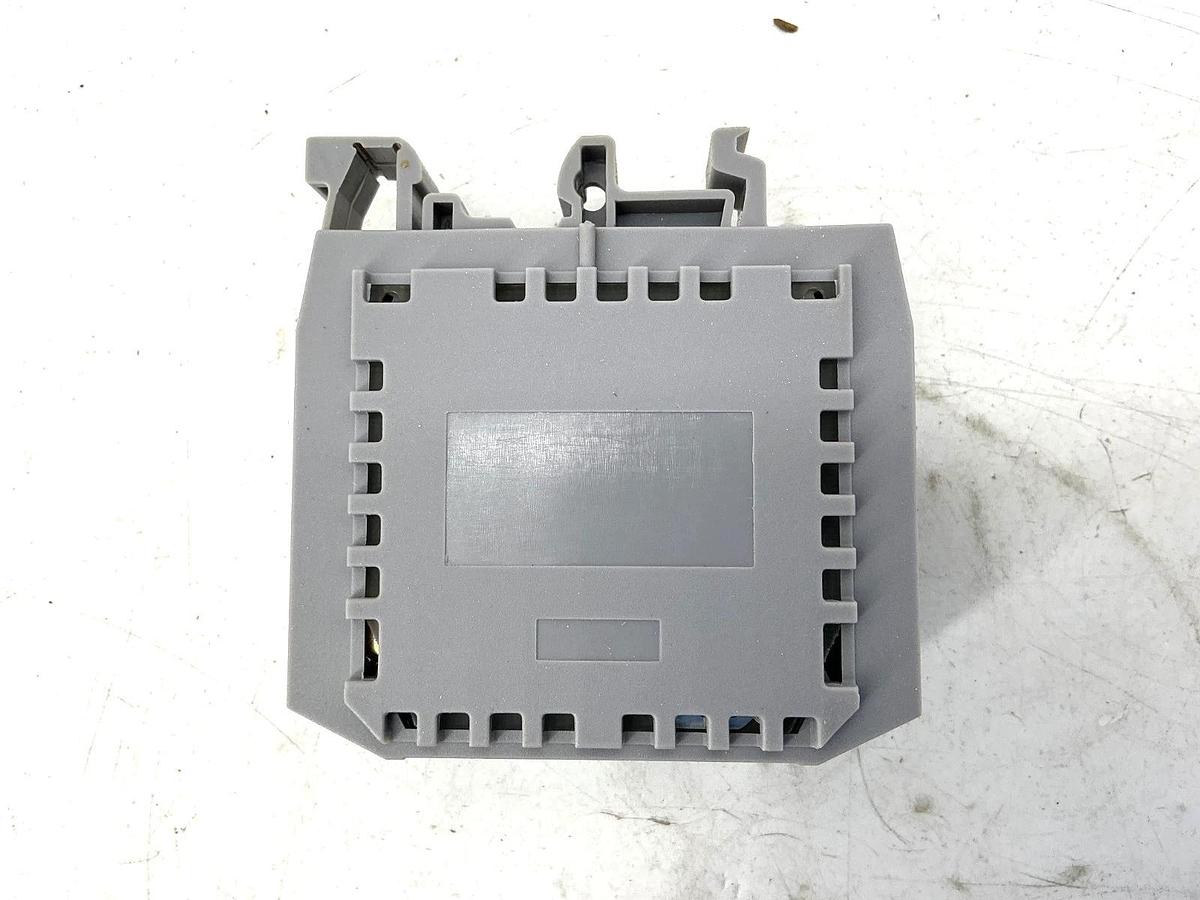 New ABB Entrelec 010-067-27 Relay Control Module Green LED 115V 010-067.27