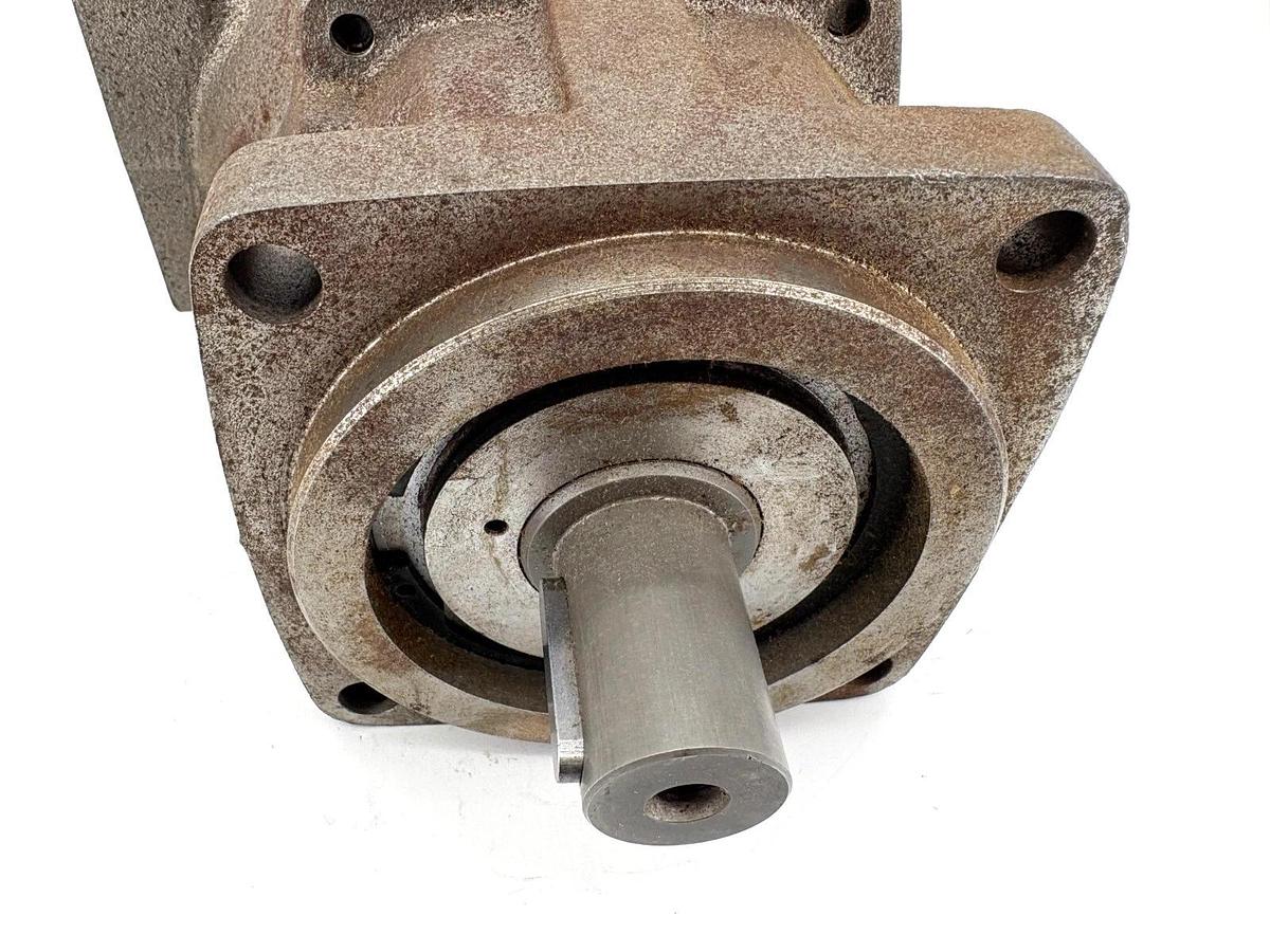 New Parker F12-060-MS-SV-T-000-0000-00 Bent Axis Hydraulic Motor - No Box