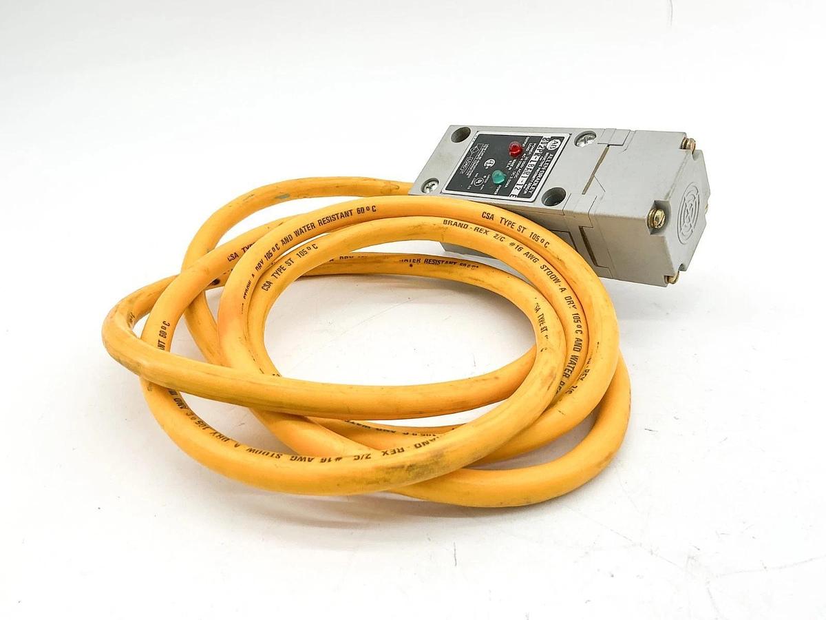 Used Allen Bradley 802PR-LBAR1-12 Inductive Proximity Sensor 250V 4-25MA Ser.E