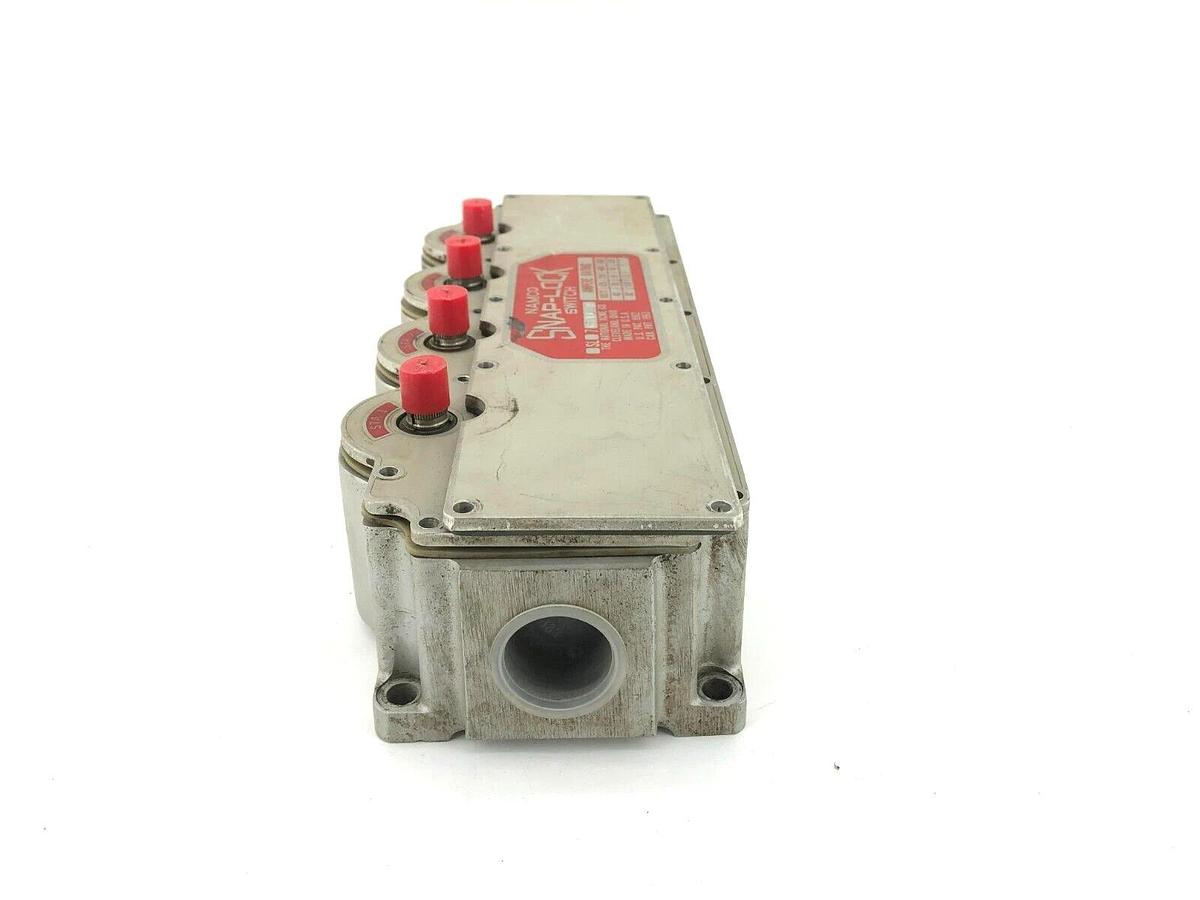 Used Namco Controls SL7C31L-R Snap-Lock Limit Switch 125/250/480/600VAC