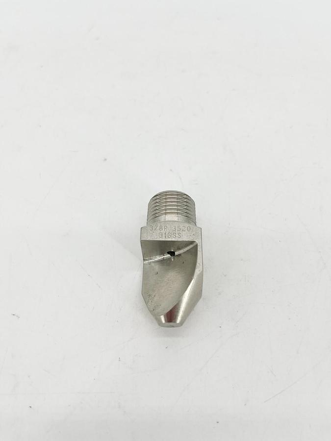 New Spraying Systems 3/8P-316SS3520 Flatjet Nozzle 3/8" Stainless Steel