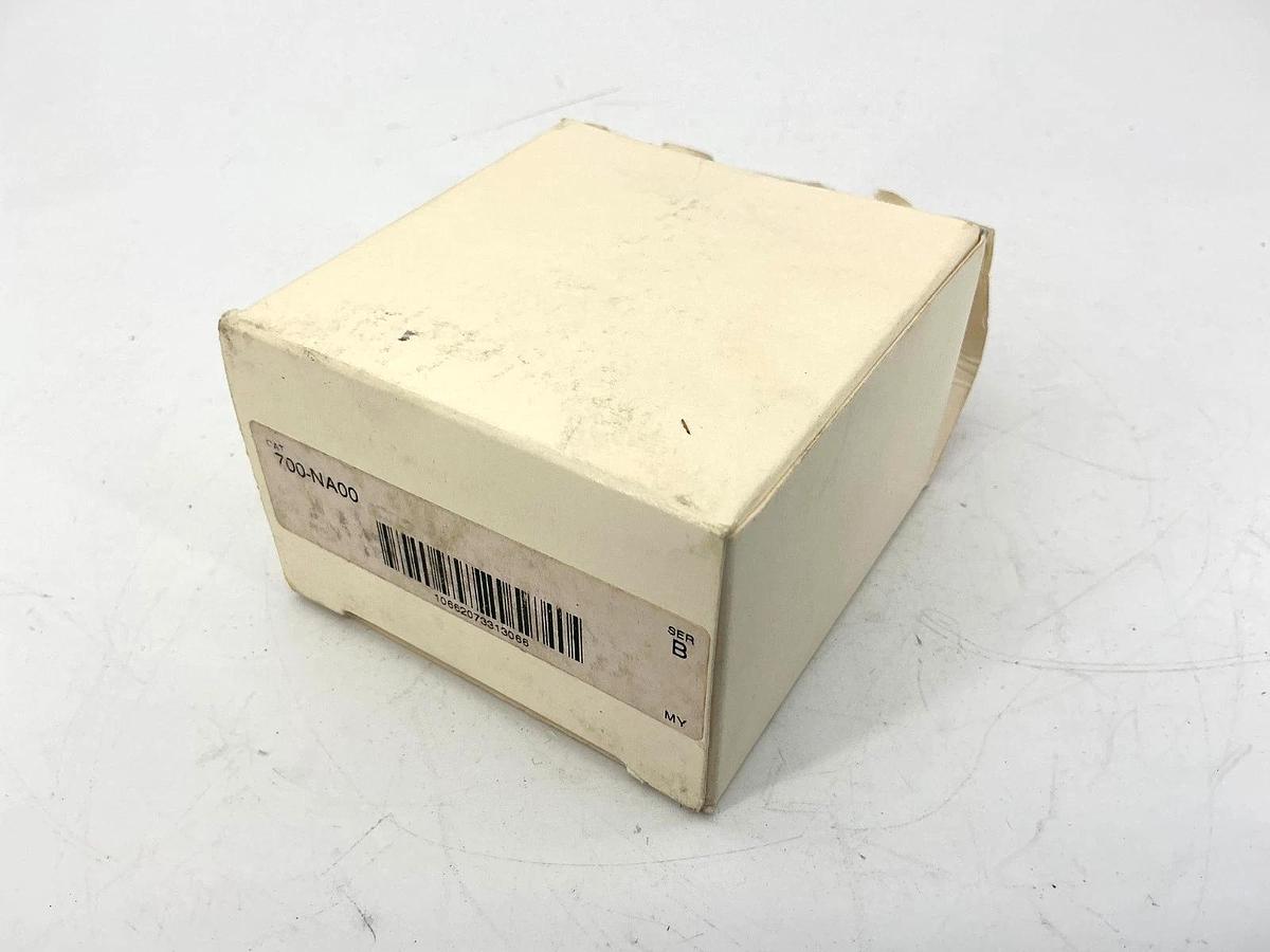 New Allen Bradley 700-NA00 Ser B Relay Front Deck 4-Pole 125Watt Max 700NA00