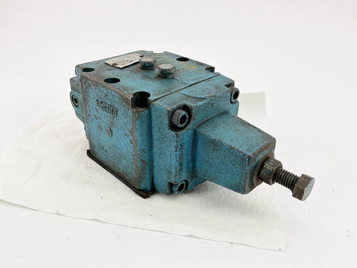 Used Vickers RG-10-F4-22 Pressure Control Valve 475-2000PSI 340643