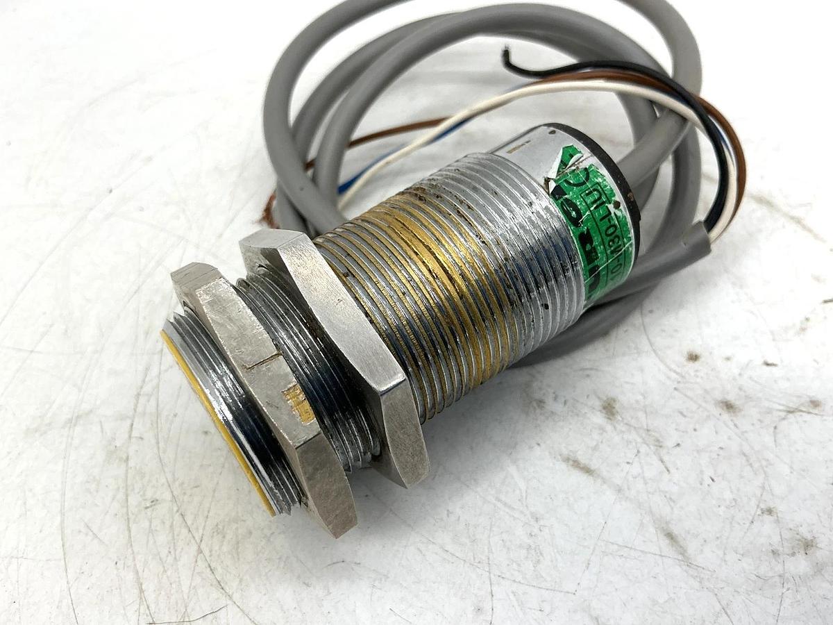 Used Turck Bi10-M30-LIU Inductive Proximity Sensor Sn=3-8mm 4-Wire 15-30VDC