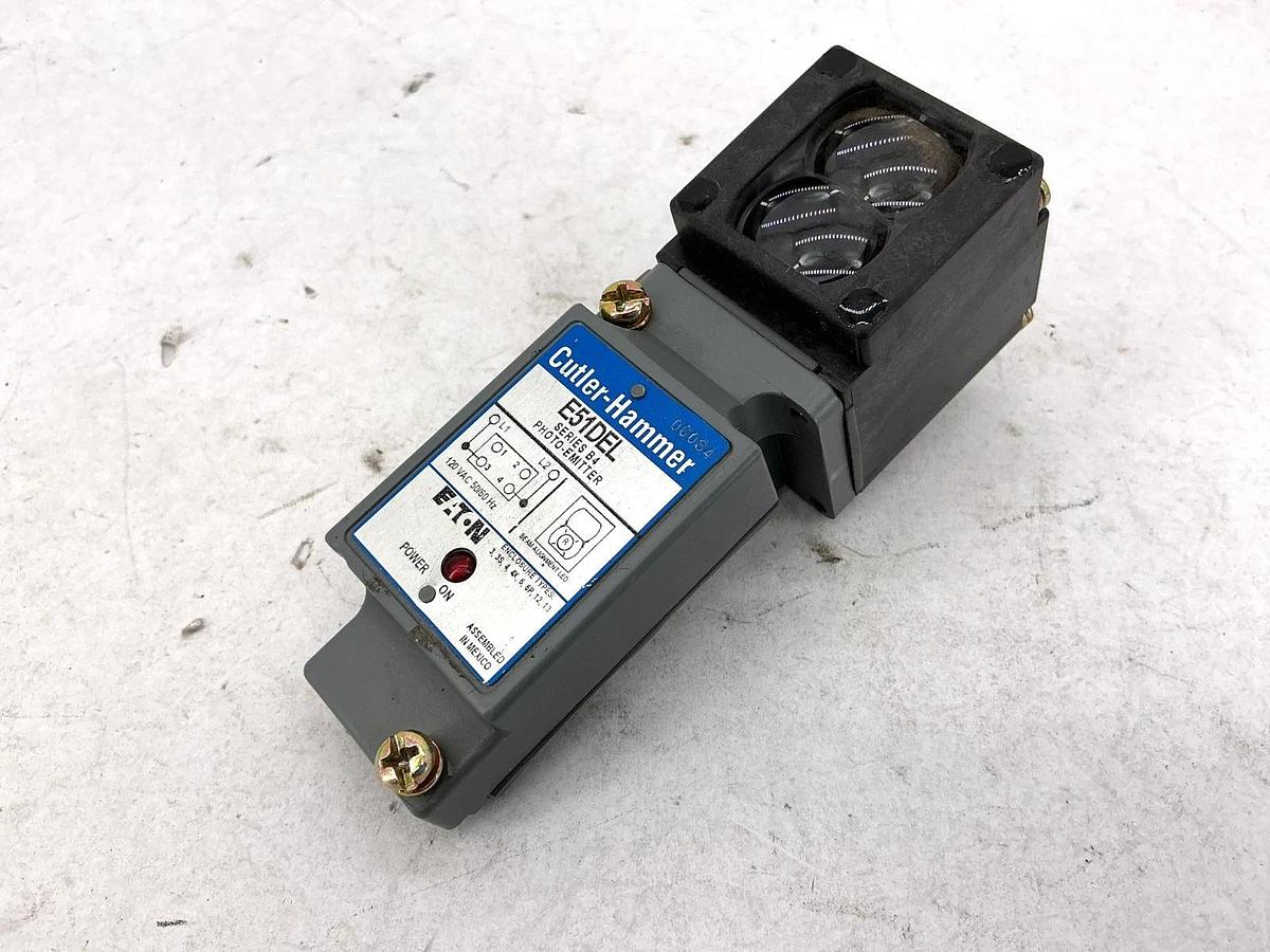 Used Eaton Cutler-Hammer E51DEL Photoelectric Thru-beam Source Head & Body 120VAC