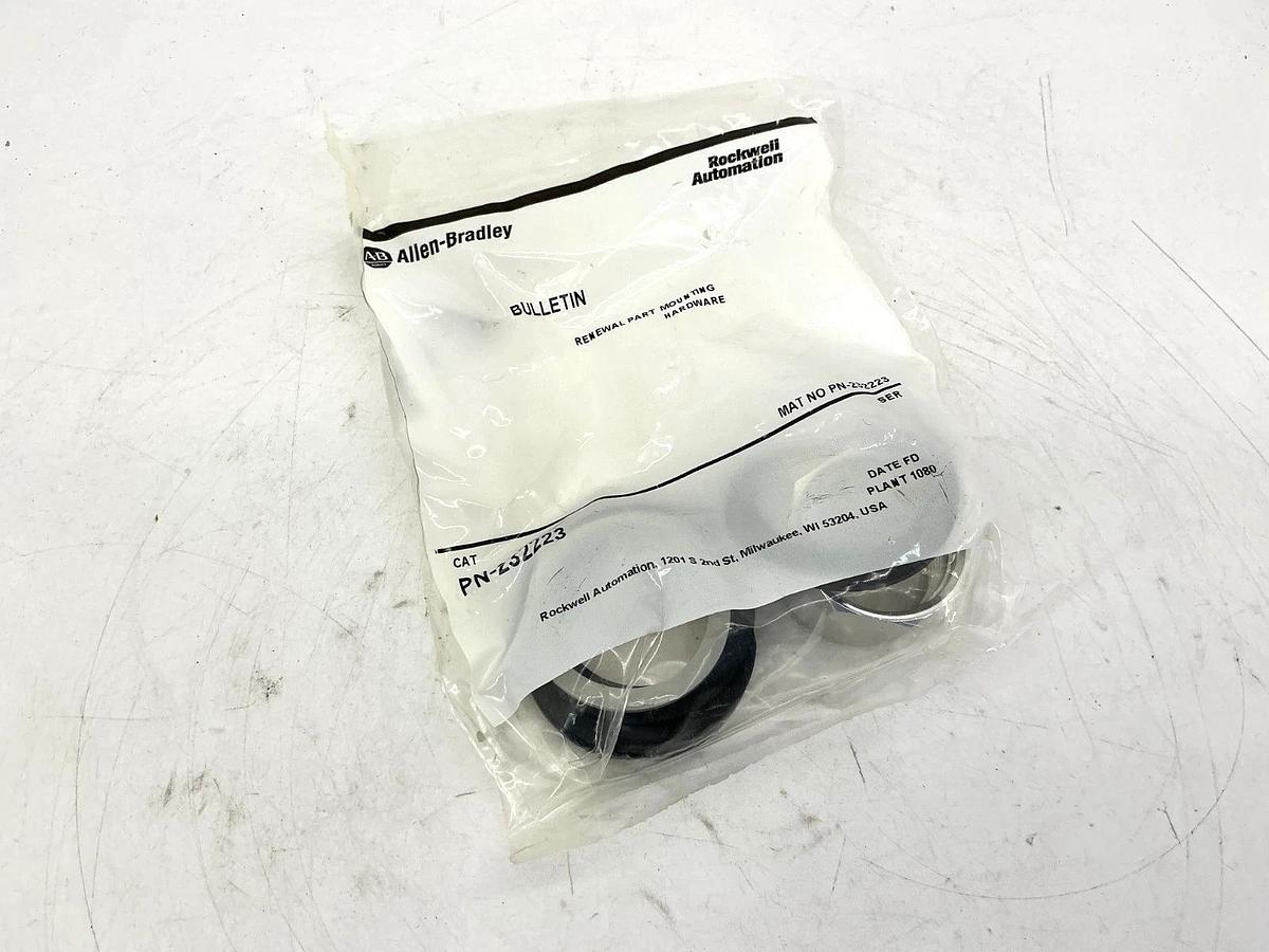 New Allen Bradley 800T-T2F1 Ser T Toggle Switch 2-Way Left/Right Type 4 & 13