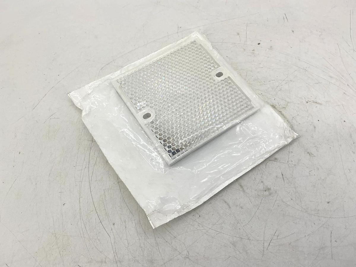New Banner Engineering BRT-84x84A Retroreflective Target Reflector Square 73690