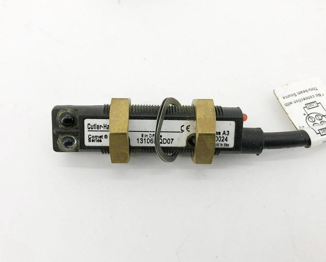 Used Eaton 13106RQD07 Photoelectric Sensor 10-30VDC Ser. A3