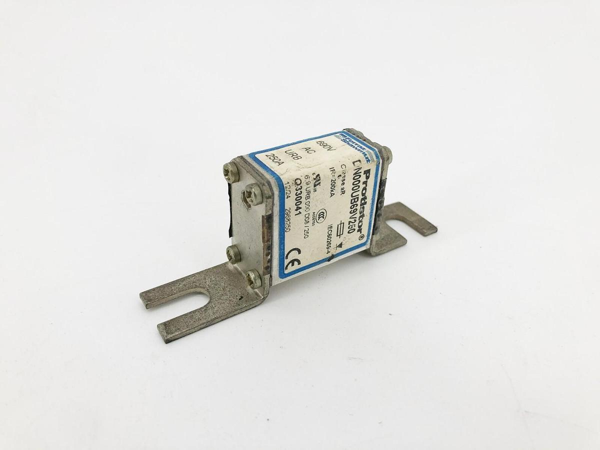New Ferraz Shawmut DN000UB69V250 Fuse 690VAC 250A Q33041