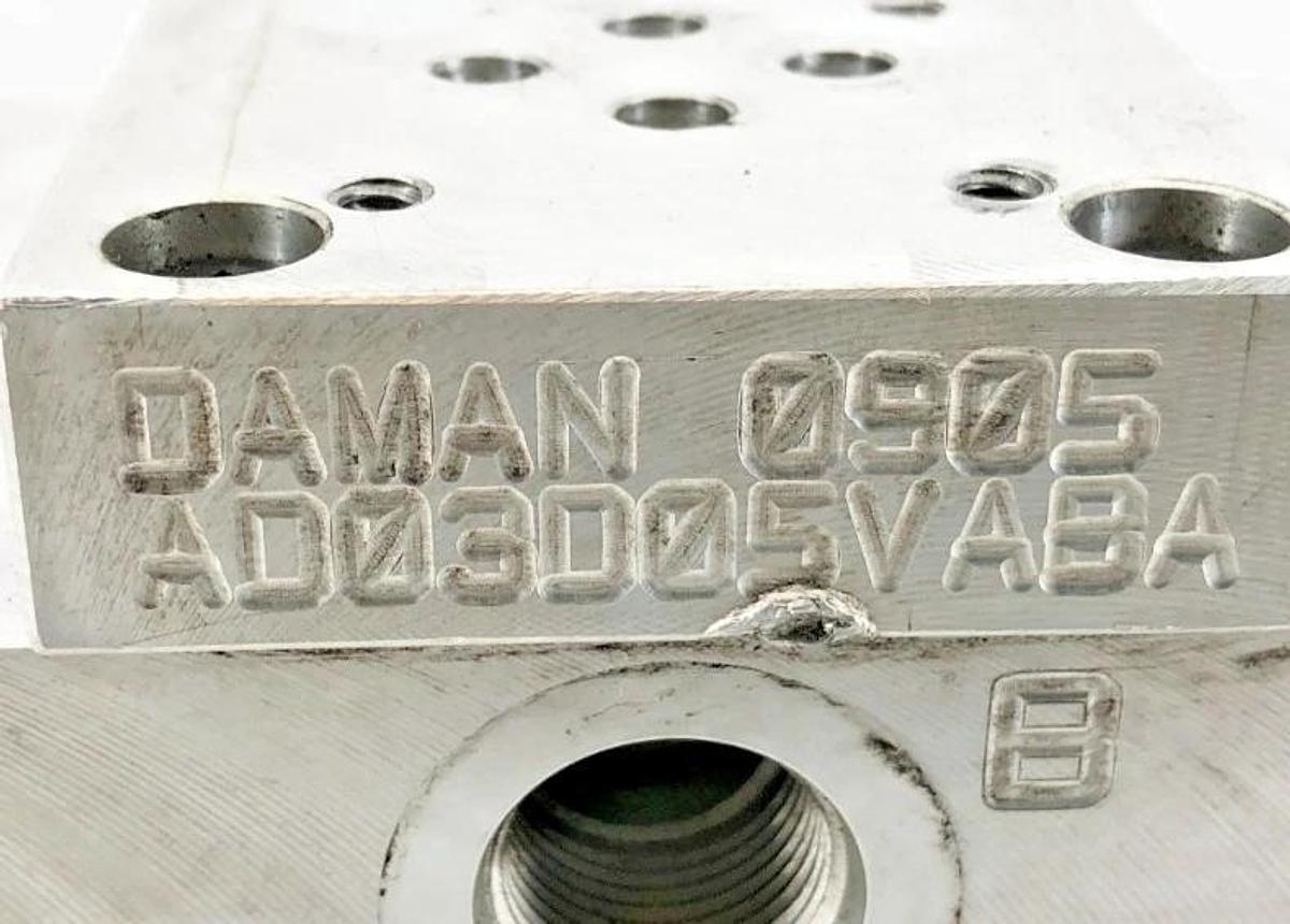 Used Daman AD05P033S Aluminum Hydraulic Manifold AD03D05VABA