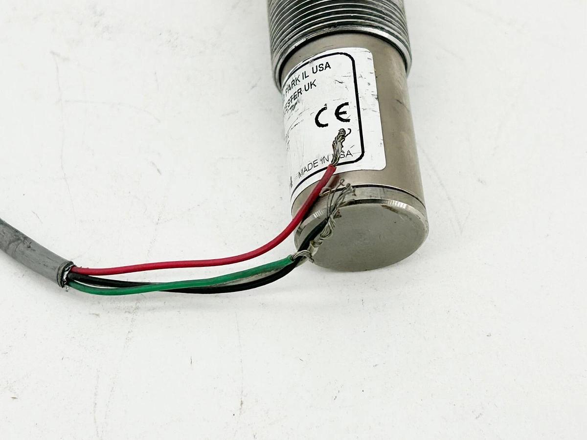 Used Sencon 9-247-03 Proximity Switch Short Can Sensor Non-Ferrous Cable lenth 11"