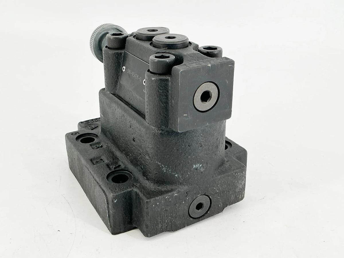 New Denison R4R06-591-11-016-95330-0 Pressure Relief Valve S16-95428-0 - No Box