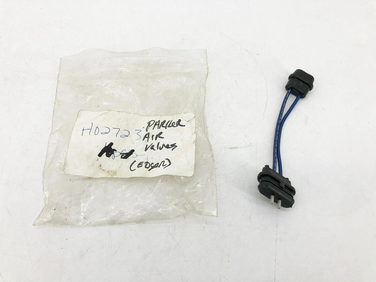 New Parker Schrader Bellows H02723 Blue Vinyl Socket