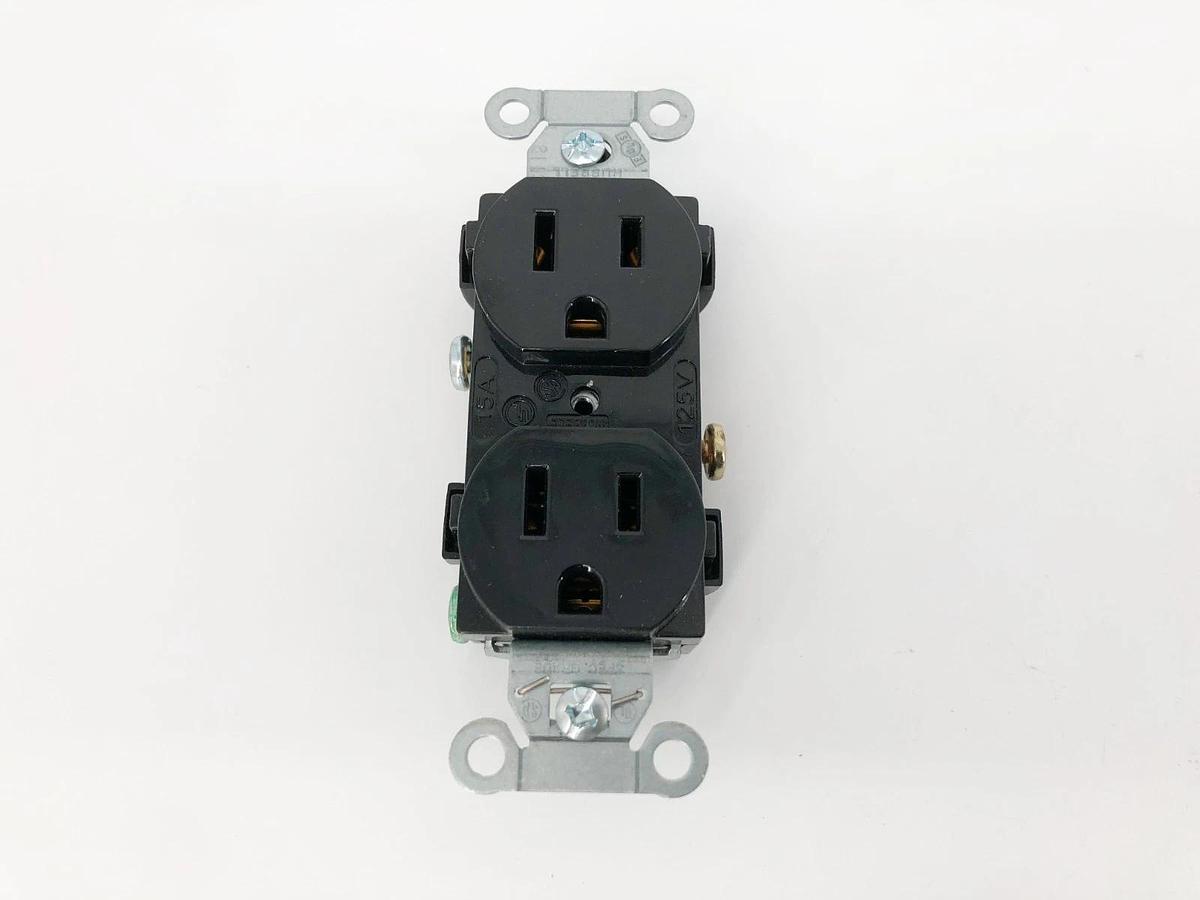 Box of 7 New Hubbell CR15BLK Duplex Receptacles 15A 125VAC 2P 2LBR8