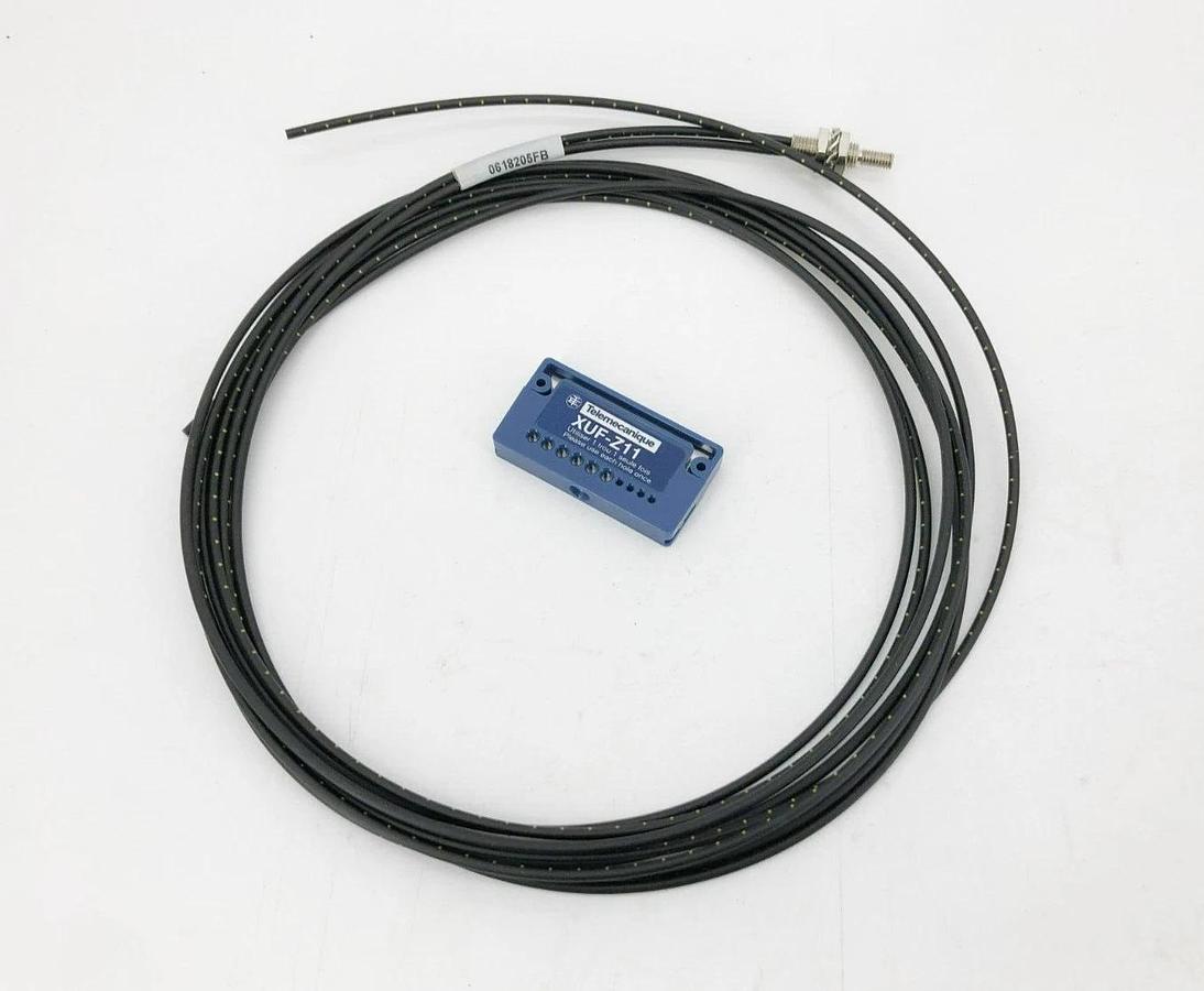 New Telemecanique XUF-N5L0.L2 Sensor/ Fiber Optic Light