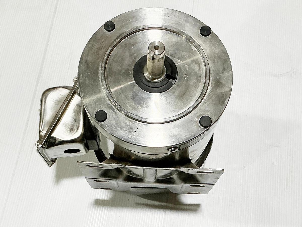 New Sterling SBY056PHH-M Electric Motor 0.5HP 1150RPM 575V 3PH 56C Frame