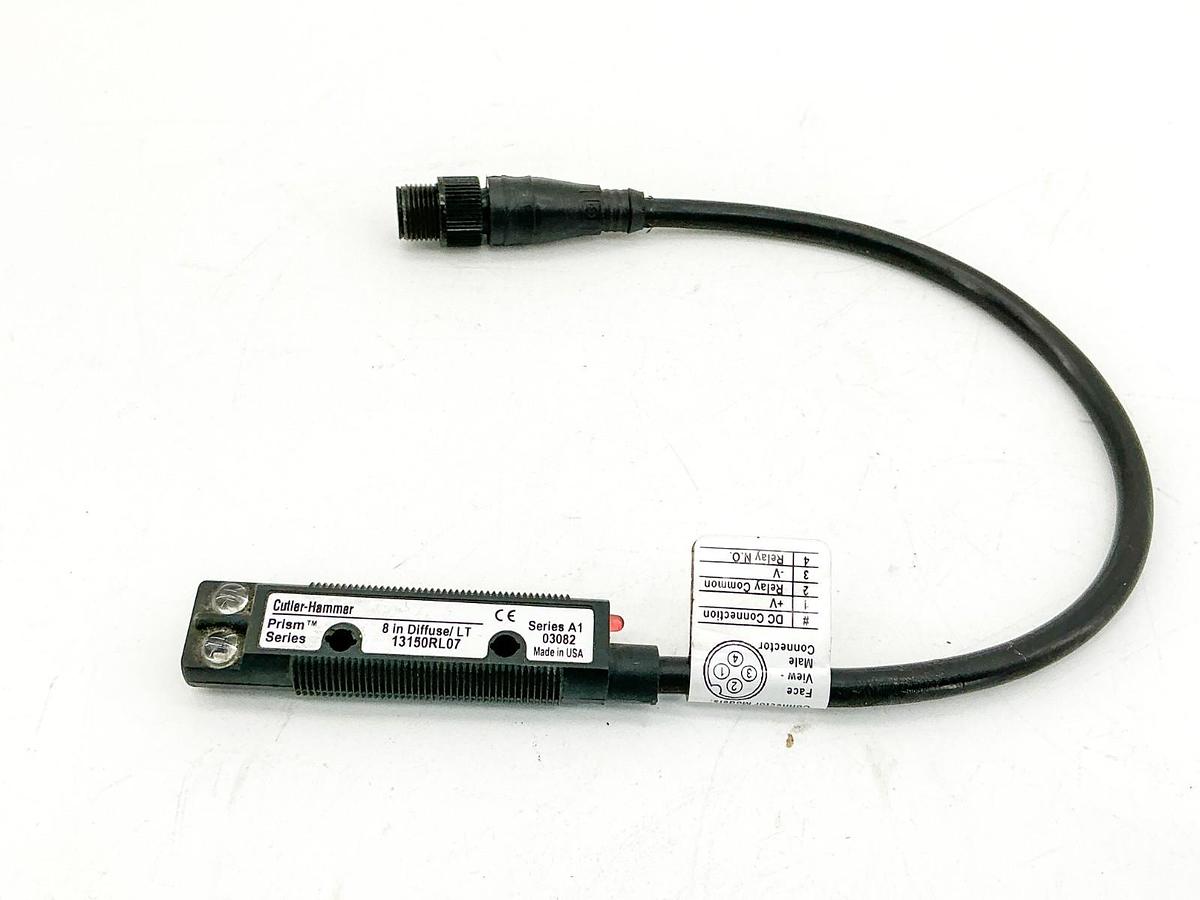 New Cutler Hammer 13150RL07 Photoelectric Sensor 8" 10/30VDC- No Box