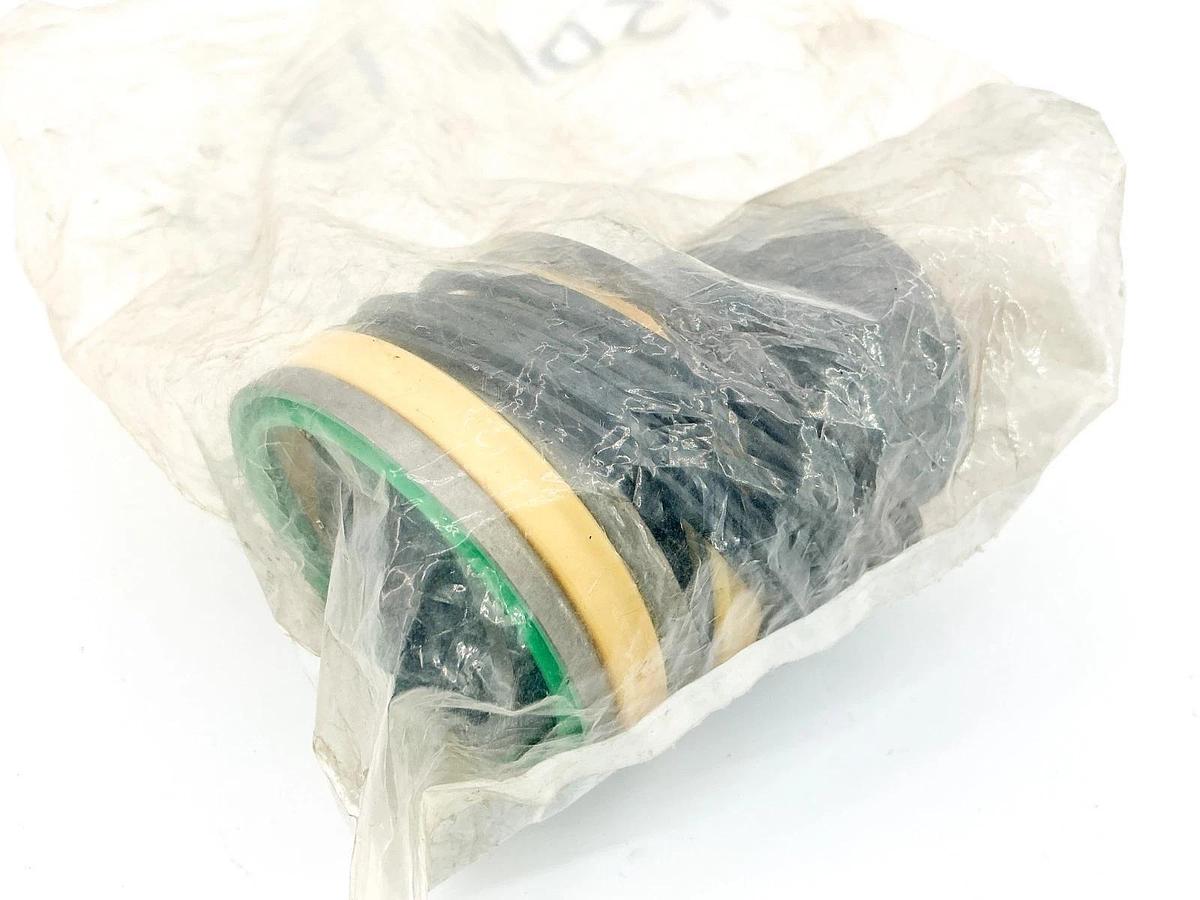 New NACCO 1058 Fork Lift Steer Cylinder Seal Kit