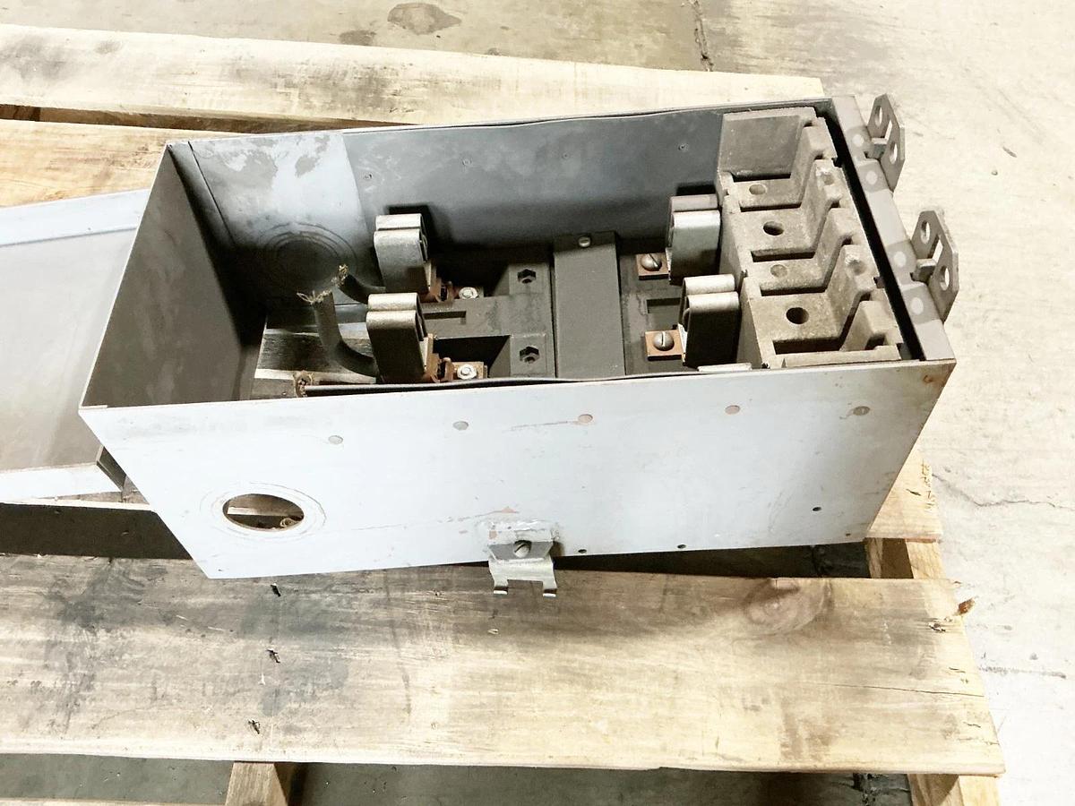 Used Square D SD9344 Fusible Bus Plug 200A 575AC HP 50 3PH 3W
