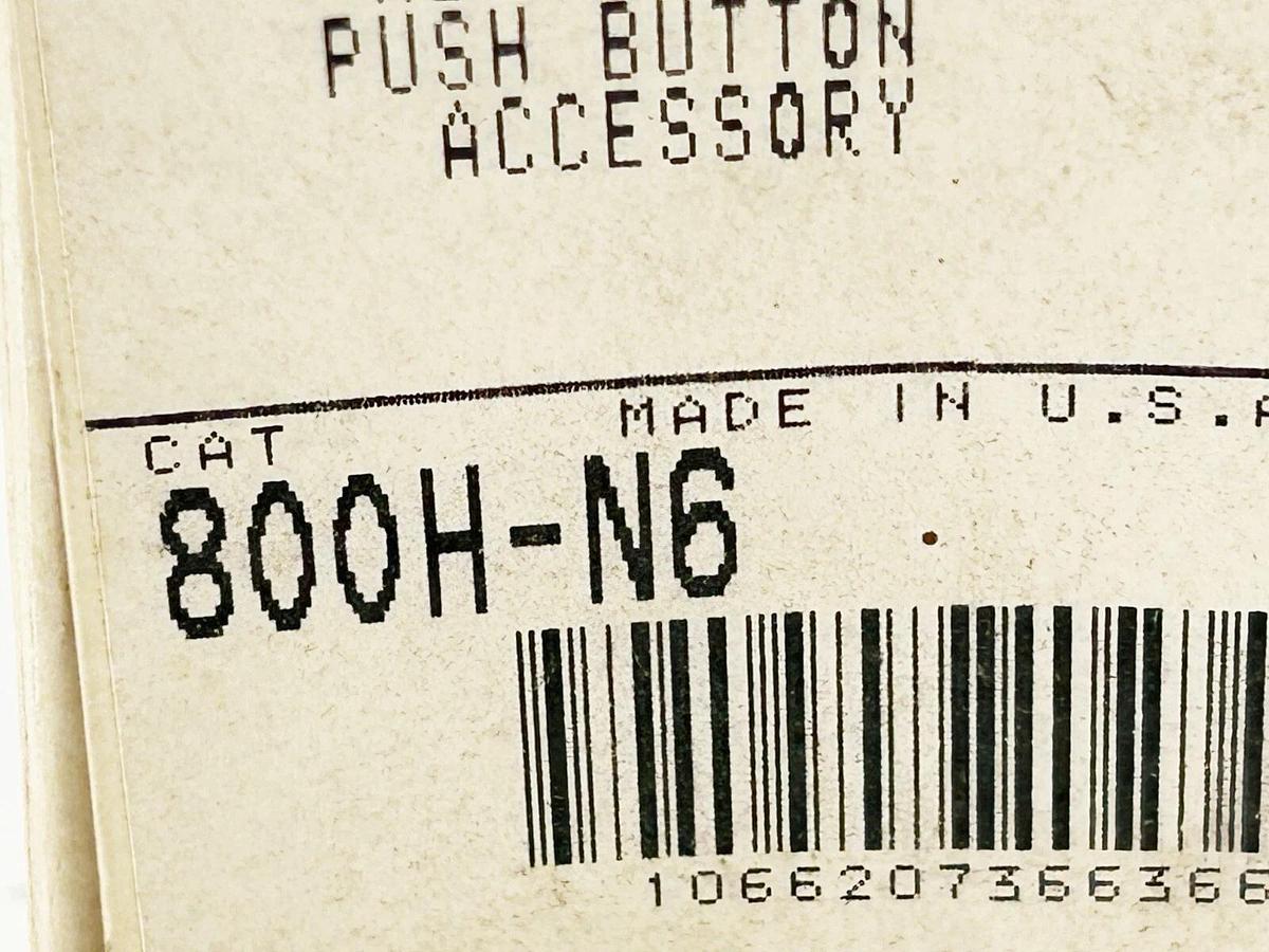 New Lot of 2 Allen Bradley 800H-N6 Padlock Attachment for 30MM Push Button
