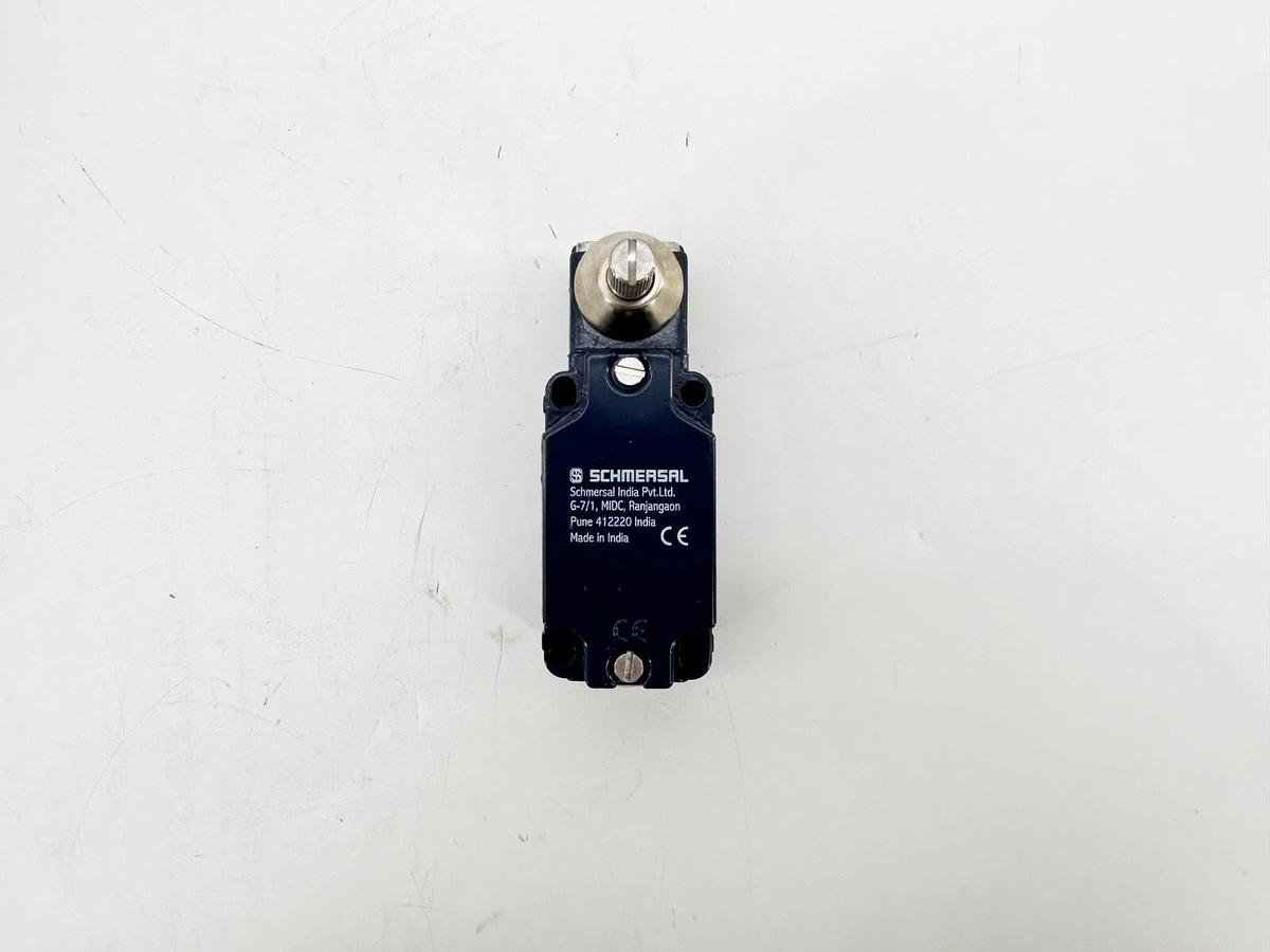 New Schmersal MV8H 330-11Y-M20-1366 Position Switch 131160613 M20X1.5