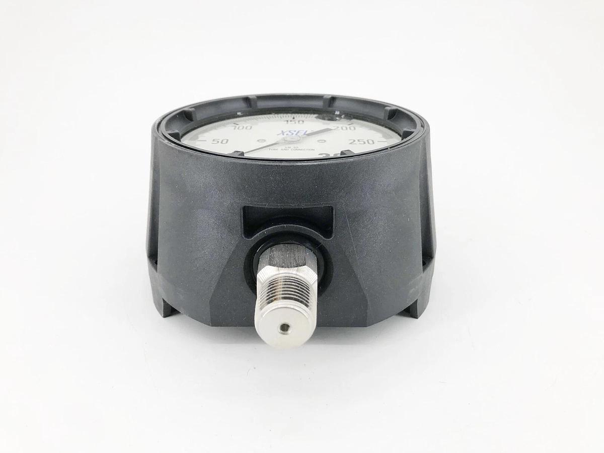 New Wika 9834049 Glycerin Gauge 300 PSI 1/2" NPT Lower Mount 233.34 4.5"
