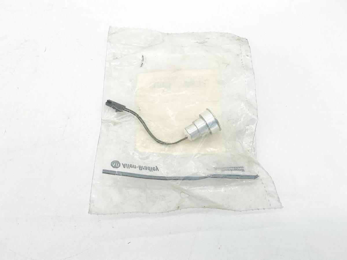New Allen Bradley 77131-055-02 Light Bulb