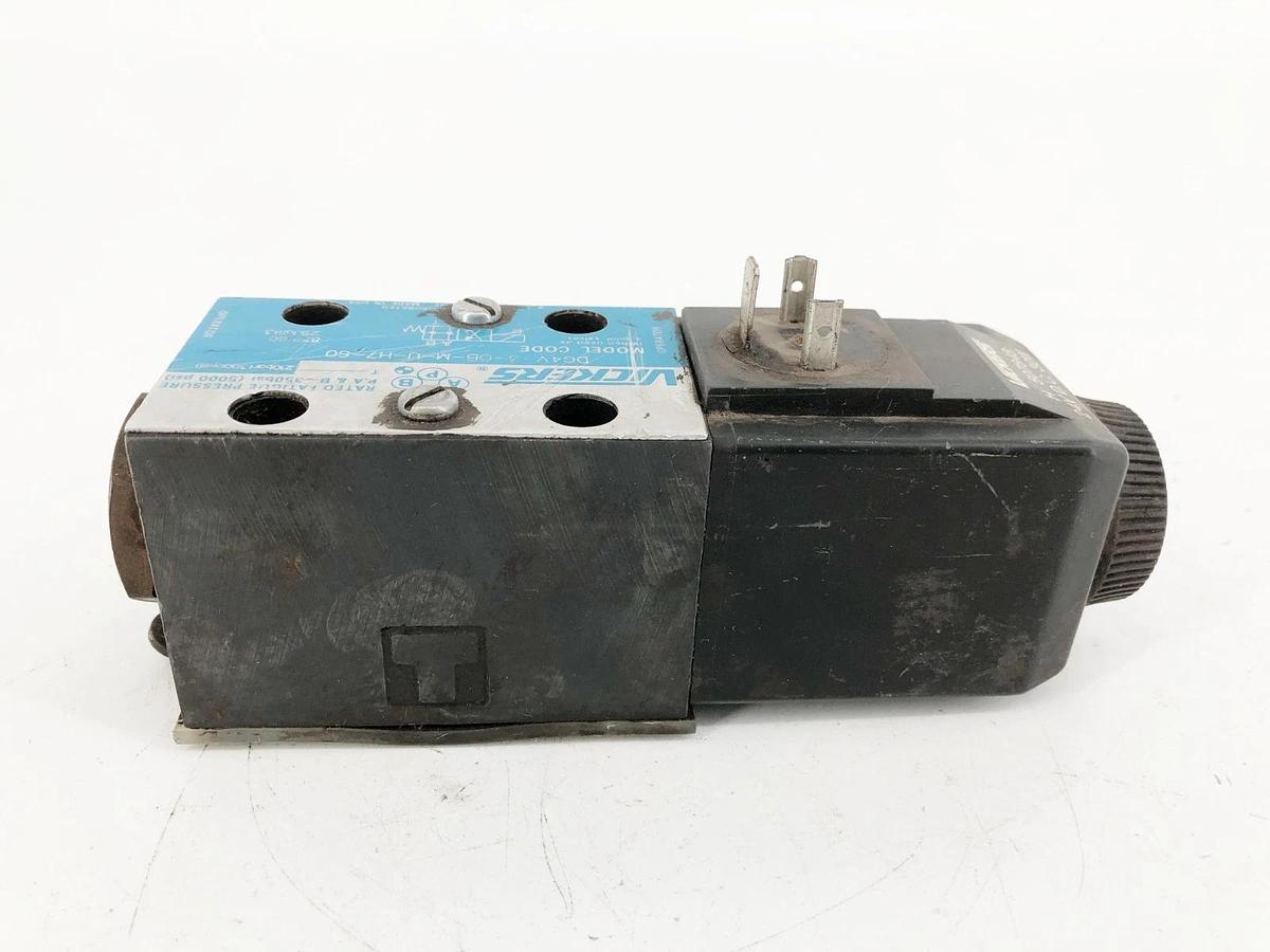 Used Vickers DG4V-3-0B-M-U-H7-60 Directional Control Valve 24VDC 859160