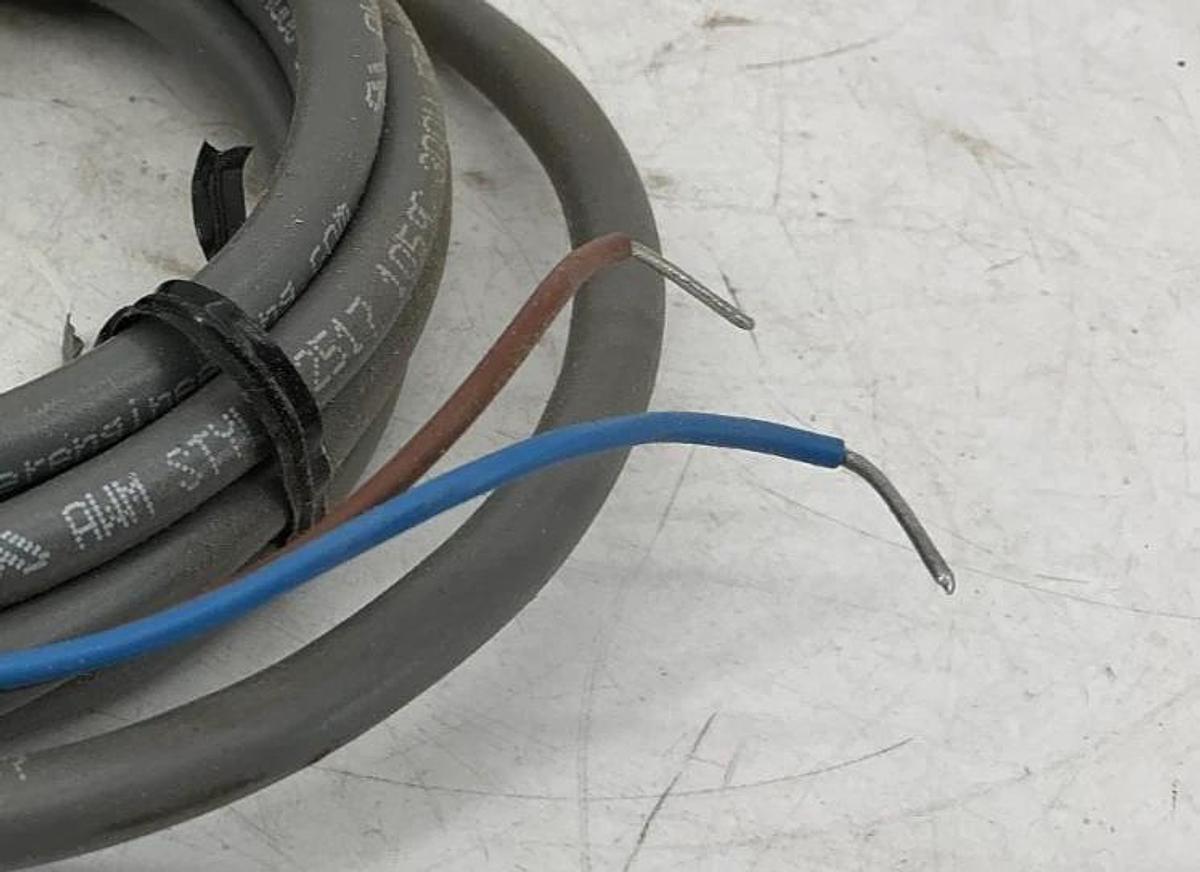 New Banner Engineering SM2A312DBZ Photoelectric Sensor 24-240VAC 26473 - No Box