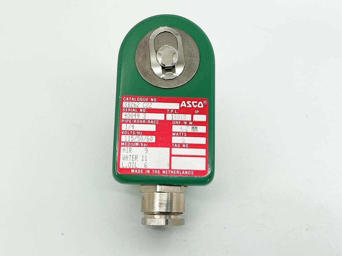 New Asco XB262 C22 Solenoid Valve 115V 50/60Hz 6W 1/4"
